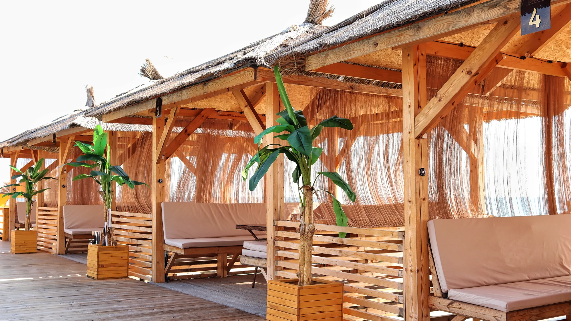 Зона отдыха на веранде Boho Beach